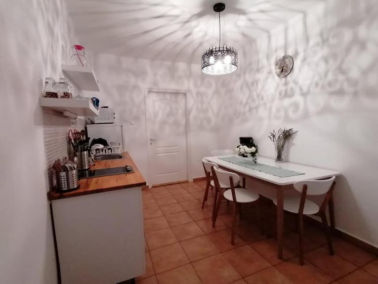 Dobo13 Apartment Balatonboglar Bagian luar foto